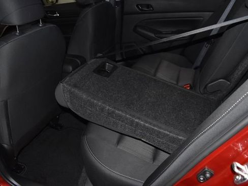 Used 2024 Nissan Altima 2.5 SV image 32