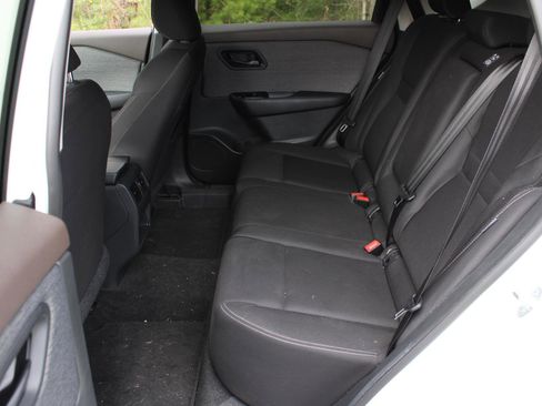 Used 2023 Nissan Rogue S AWD/4WD image 15