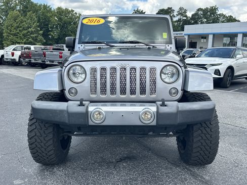 Used 2016 Jeep Wrangler Unlimited Sahara w/ Trailer Tow Group AWD/4WD image 3