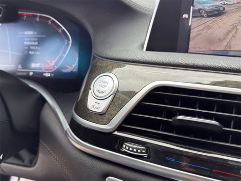 Used 2022 BMW 740i w/ M Sport Package image 21