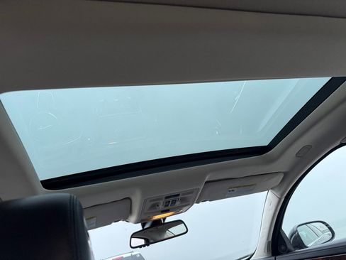 Used 2013 Jaguar XJ image 25