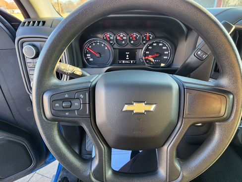 Used 2023 Chevrolet Silverado 1500 Custom image 15