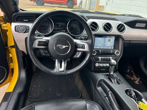 Used 2016 Ford Mustang Premium image 2