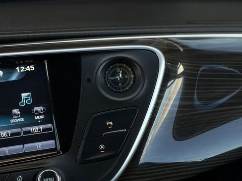 Used 2019 Buick Envision Essence image 32