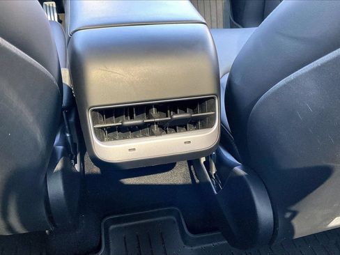 Used 2025 Tesla Model Y Performance AWD/4WD image 18