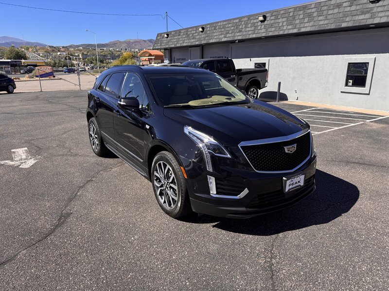 Used 2021 Cadillac XT5 Sportv w/ Platinum Package AWD/4WD image 1