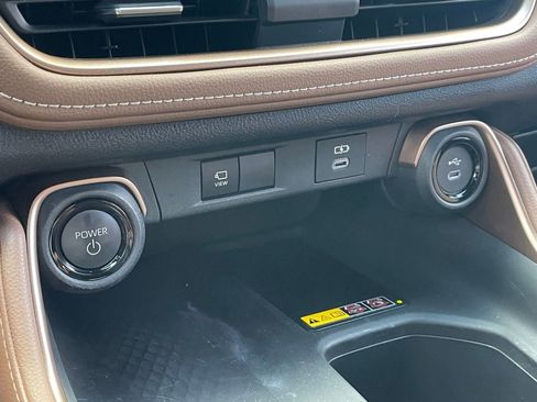 Used 2024 Toyota Grand Highlander AWD Hybrid image 9