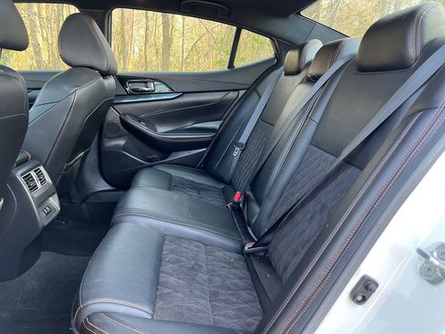 Used 2022 Nissan Maxima SR w/ Sport Mat Group FWD image 26