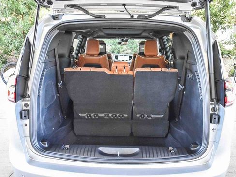 New 2026 Chrysler Pacifica Pinnacle w/ Trailer Tow Group image 27