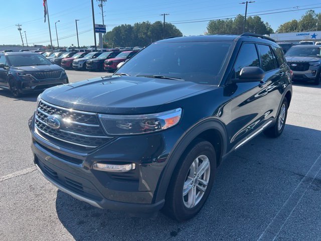 Used 2023 Ford Explorer XLT w/ Equipment Group 202A AWD/4WD image 3