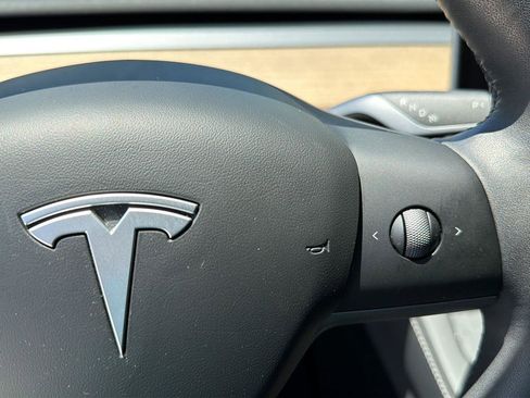 Used 2024 Tesla Model Y Long Range RWD image 21