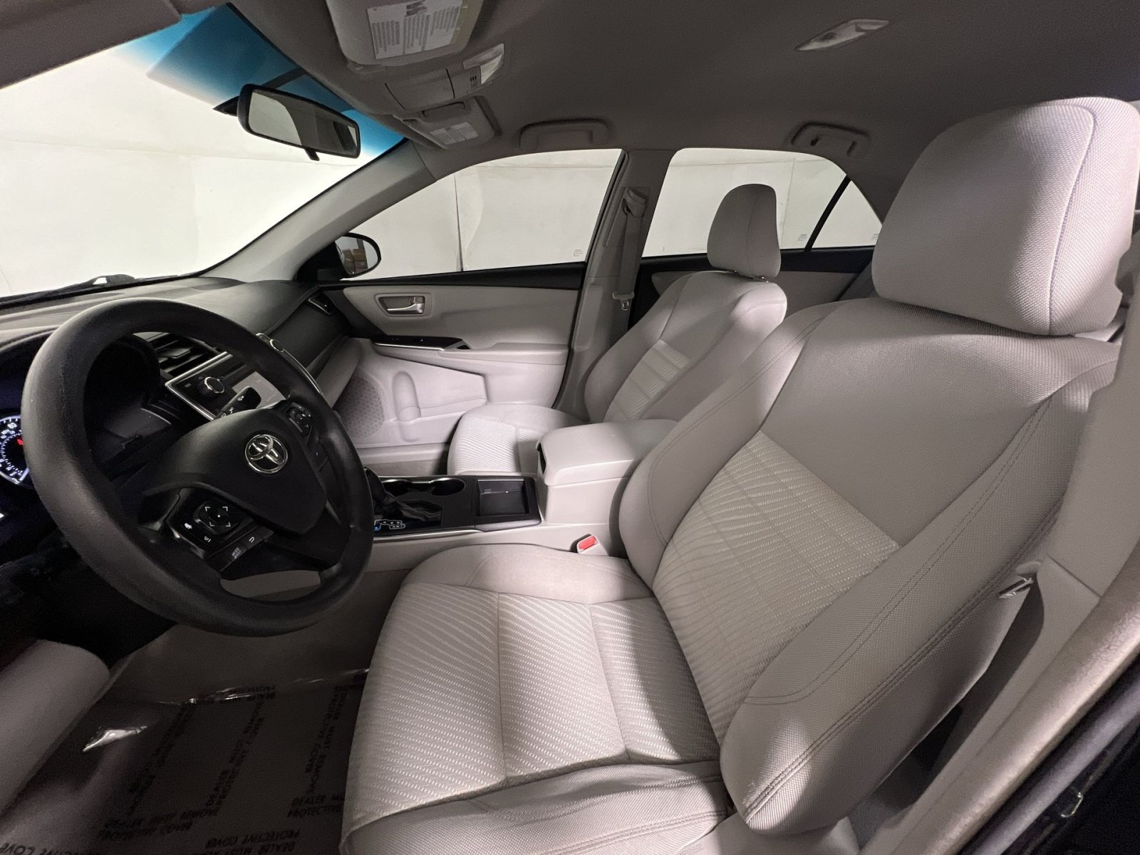 Used 2016 Toyota Camry LE FWD image 13