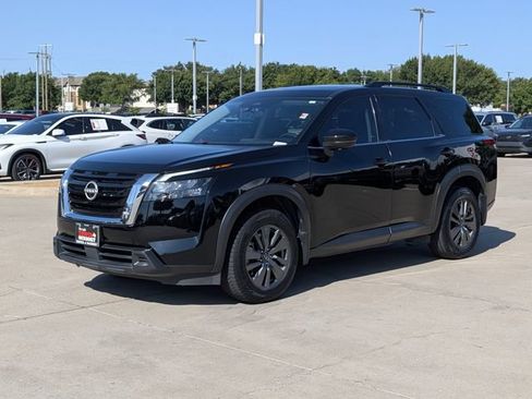 Used 2024 Nissan Pathfinder SV FWD image 10