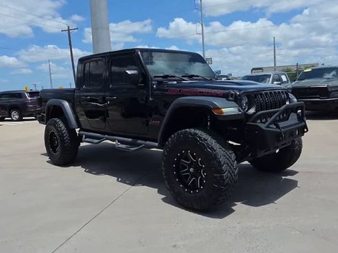 Used 2020 Jeep Gladiator Rubicon w/ LED Lighting Group AWD/4WD image 2