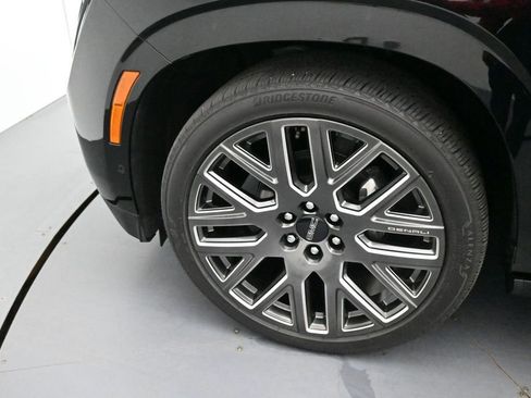 New 2026 GMC Yukon Denali Ultimate AWD/4WD image 8