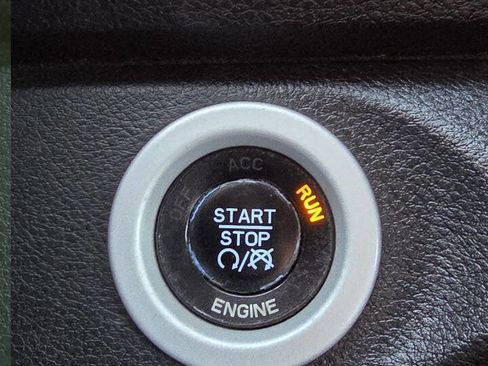 Used 2015 RAM 1500 Sport w/ Remote Start & Security Group image 17