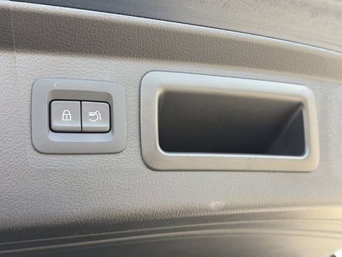 Used 2025 MAZDA CX-50 AWD 2.5 S w/ Premium Package image 9