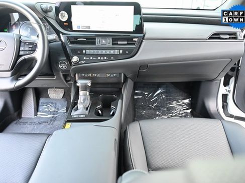 Used 2025 Lexus ES 300h 300h image 8