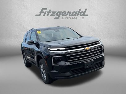 Used 2025 Chevrolet Traverse LT