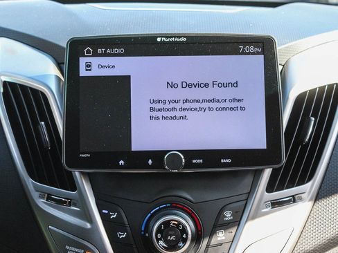 Used 2016 Hyundai Veloster image 14