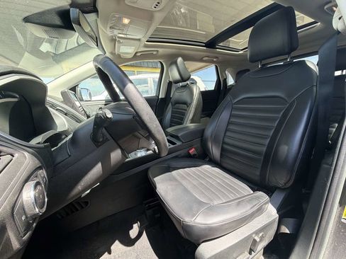 Used 2021 Ford Edge SEL w/ Convenience Package image 6