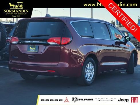 Certified 2023 Chrysler Voyager LX FWD image 4