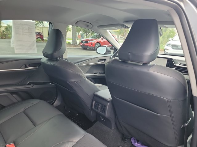 Used 2025 Toyota Camry XLE FWD image 9