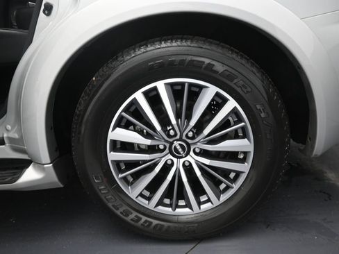 Used 2023 Nissan Armada SL w/ Captain's Chairs Package RWD image 47