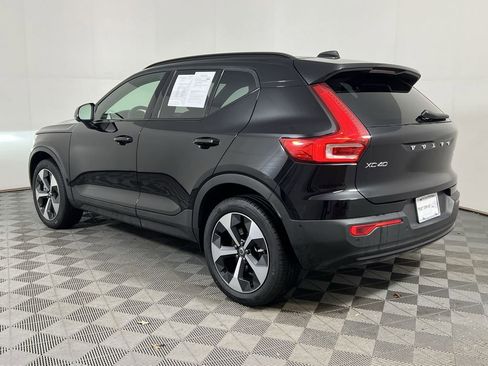 Certified 2025 Volvo XC40 B5 Plus image 8