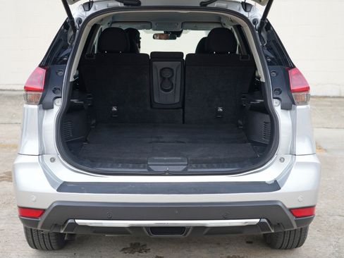Used 2019 Nissan Rogue SV w/ Premium Package AWD/4WD image 9