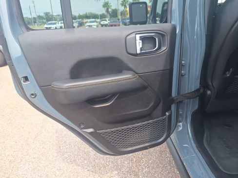 Used 2025 Jeep Gladiator Sport AWD/4WD image 21