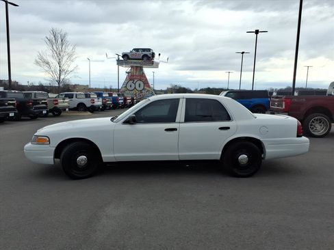 Used 2008 Ford Crown Victoria Police Interceptor image 6