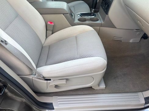 Used 2006 Ford Explorer XLS image 16
