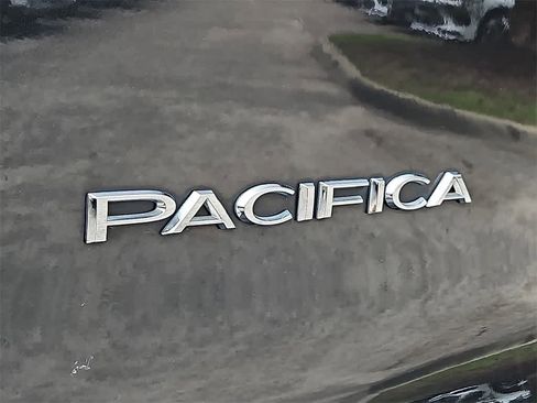 Used 2019 Chrysler Pacifica Touring-L Plus w/ Advanced Safetytec Group image 33