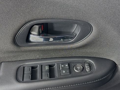 Certified 2022 Honda HR-V Sport image 17