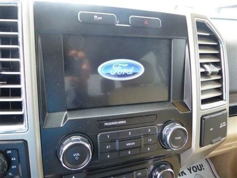 Used 2016 Ford F150 Lariat image 10