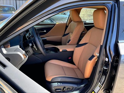 New 2025 Lexus ES 350 image 17