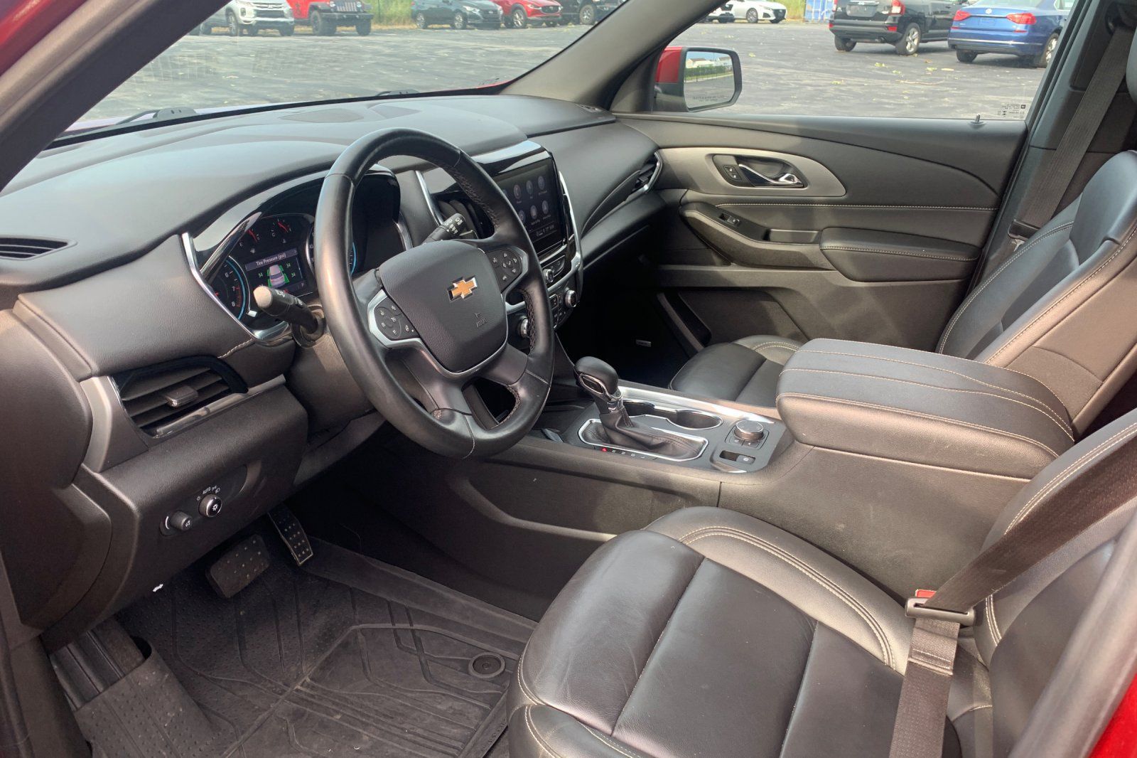 Used 2023 Chevrolet Traverse LT w/ LT Premium Package AWD/4WD image 12