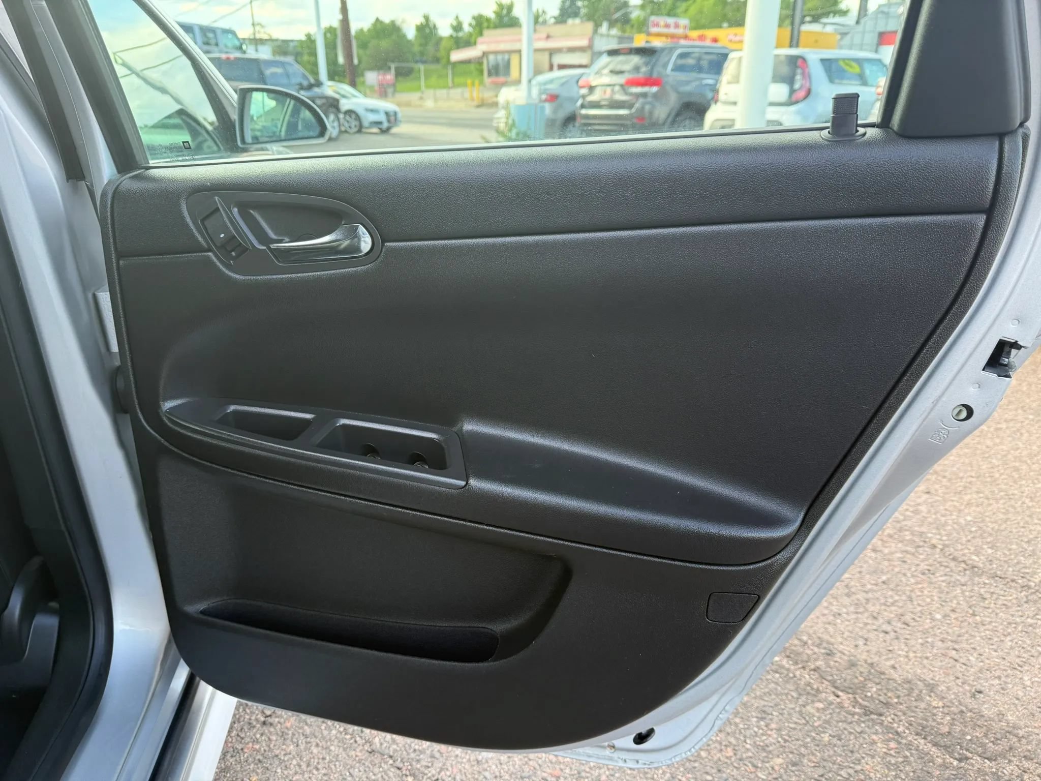 Used 2013 Chevrolet Impala LTZ FWD image 16