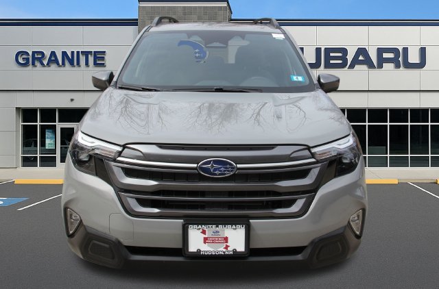 Used 2025 Subaru Forester Premium AWD/4WD image 5