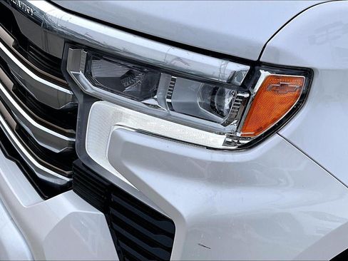 Used 2022 Chevrolet Silverado 1500 High Country w/ High Country Premium Package image 26