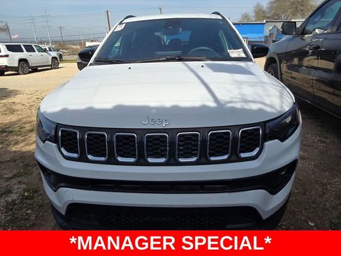 Certified 2024 Jeep Compass Latitude image 2