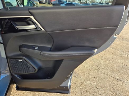 New 2026 Mitsubishi Outlander Trail Edition image 9