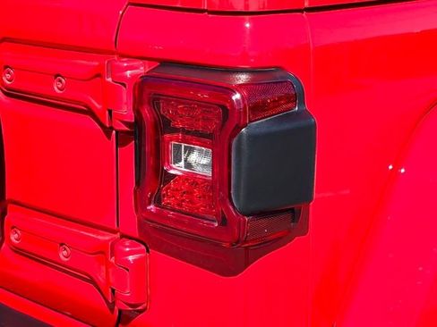 Certified 2025 Jeep Wrangler Unlimited Sahara image 29