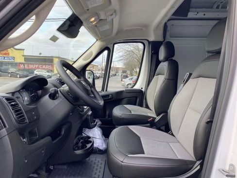 New 2024 RAM ProMaster 2500 w/ Convenience Group FWD image 15