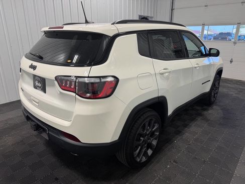 Used 2021 Jeep Compass Latitude w/ Driver Assistance Group AWD/4WD image 3