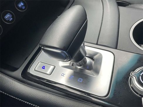 Used 2023 Genesis G70 2.0T image 28