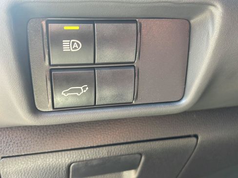 Used 2023 Toyota Highlander LE AWD/4WD image 20