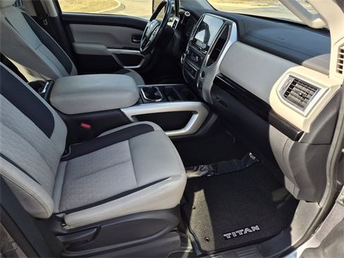 Certified 2020 Nissan Titan SV w/ SV Convenience Package image 11