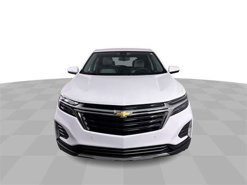 Used 2023 Chevrolet Equinox LT image 3
